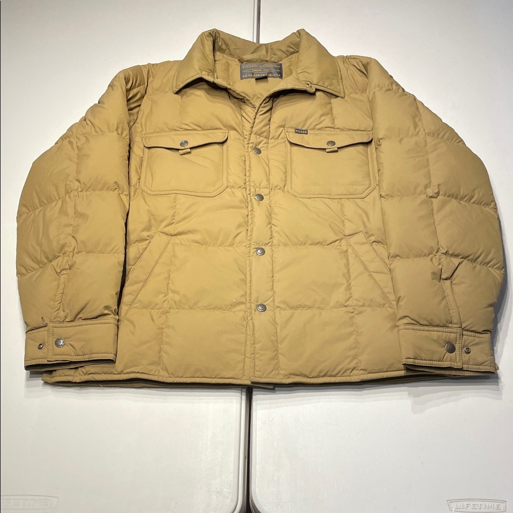 Filson Performance: Insulated Puffer Jacket in Classic Tan – Size Large